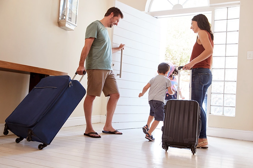 Cómo proteger tu espalda durante un viaje largo- consejos de un especialista en columna
