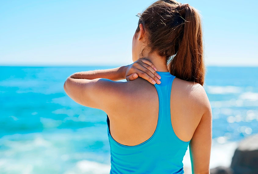 Dolor de espalda en verano- causas comunes y cómo prevenirlo