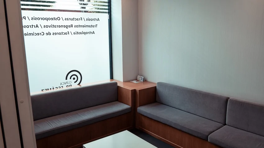 Primera visita a una unidad del dolor - sala de espera de Clínica Doctor Escámez